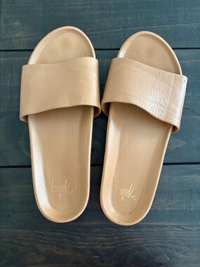 beek Neutral Tan Leather Slide Sandals